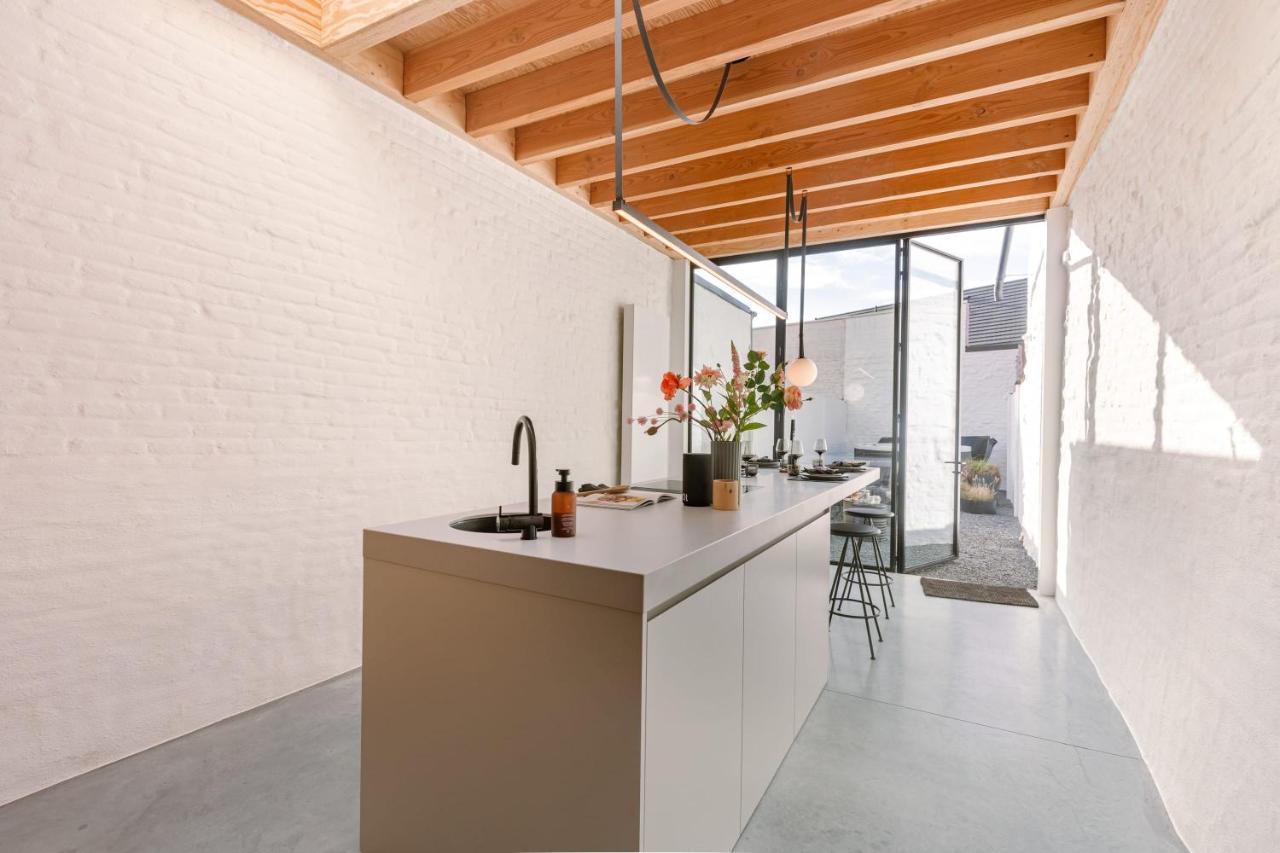 Huswell - House K Located In The Center Of Kortrijk Villa Exterior photo